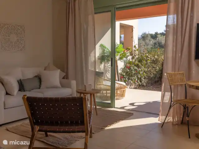 Nid Ionien  | Grèce, Grèce centrale, Pogonia - studio Espace de vie et portes vitrées
