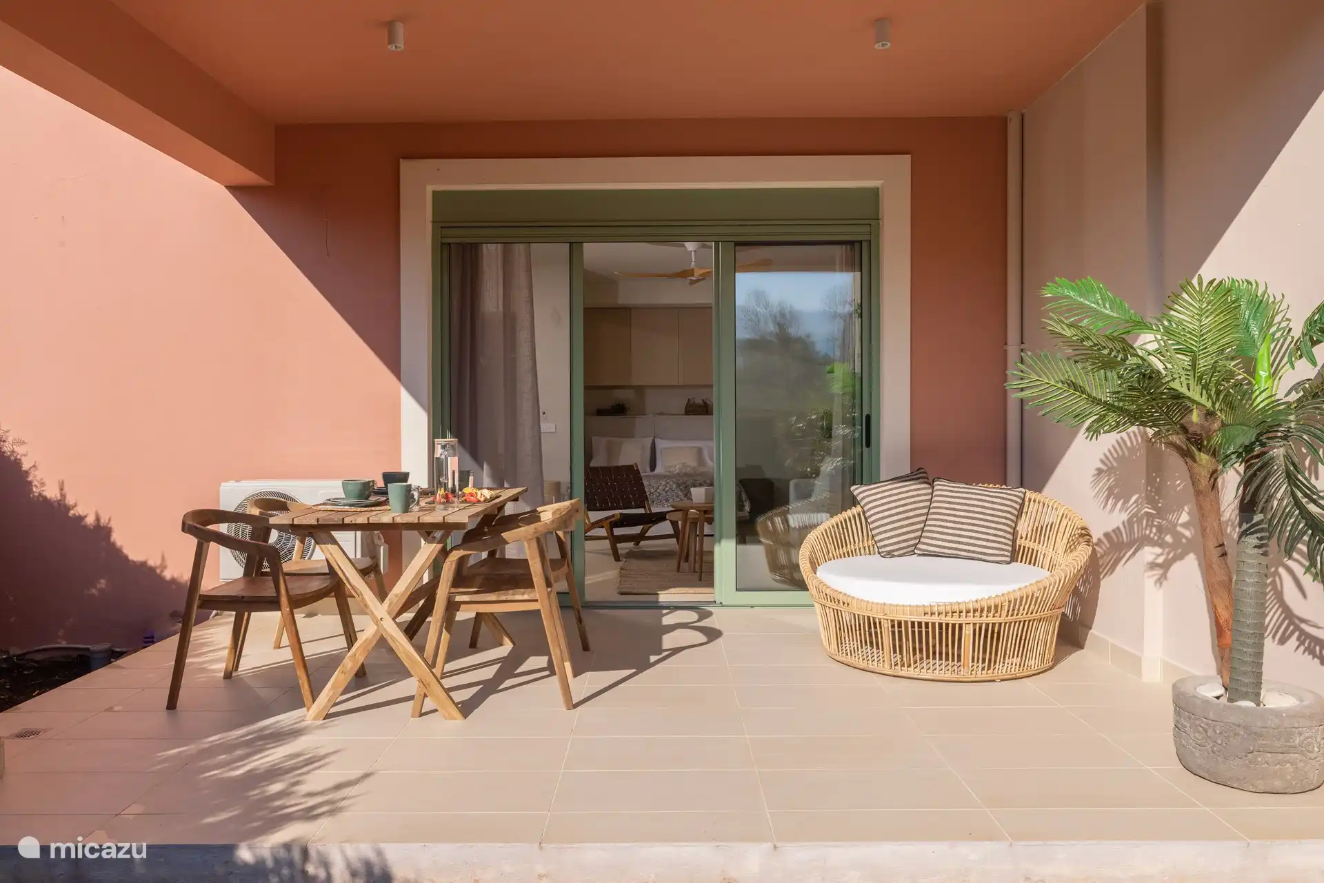 Exterieur woon-/eetgedeelte 