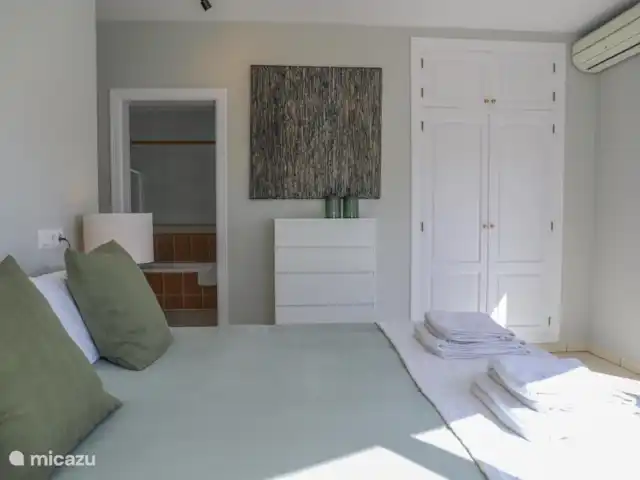 Villa Tordanxa | Espagne, Costa Blanca, Jávea - maison de vacances Chambre 2 avec lit double et salle de bain 2.