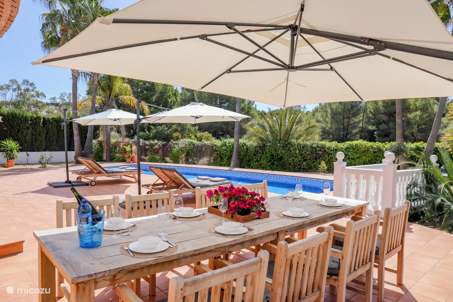 Wunderbarer Ort, um ein langes gemeinsames Essen zu genießen