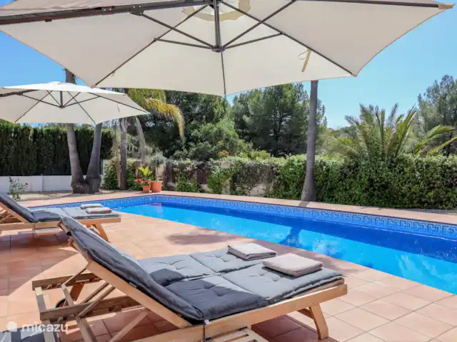 Villa Tordanxa | Espagne, Costa Blanca, Jávea - maison de vacances Détendez-vous au soleil sur les transats.