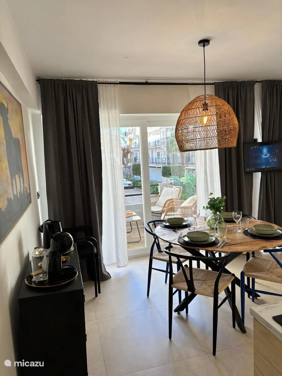 Table à manger avec coin café