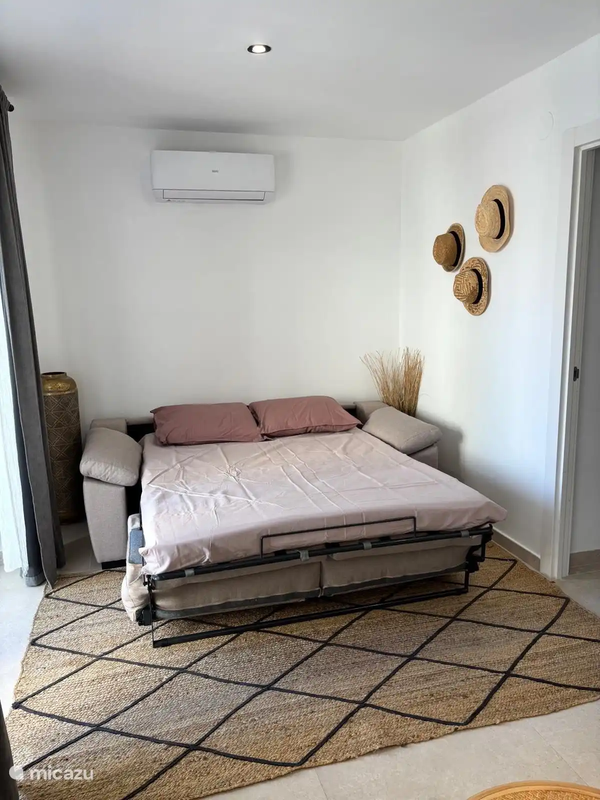 Canapé-lit dans le salon