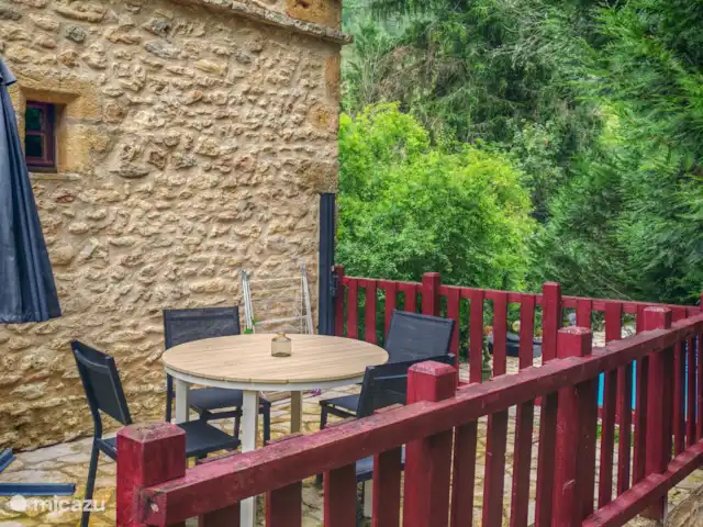 gîte / cottage huren in Frankrijk, Dordogne, Urval – Gite Le Pigeonnier Perigord Noir Privé terras met uitzicht op zwembad 12-6m.