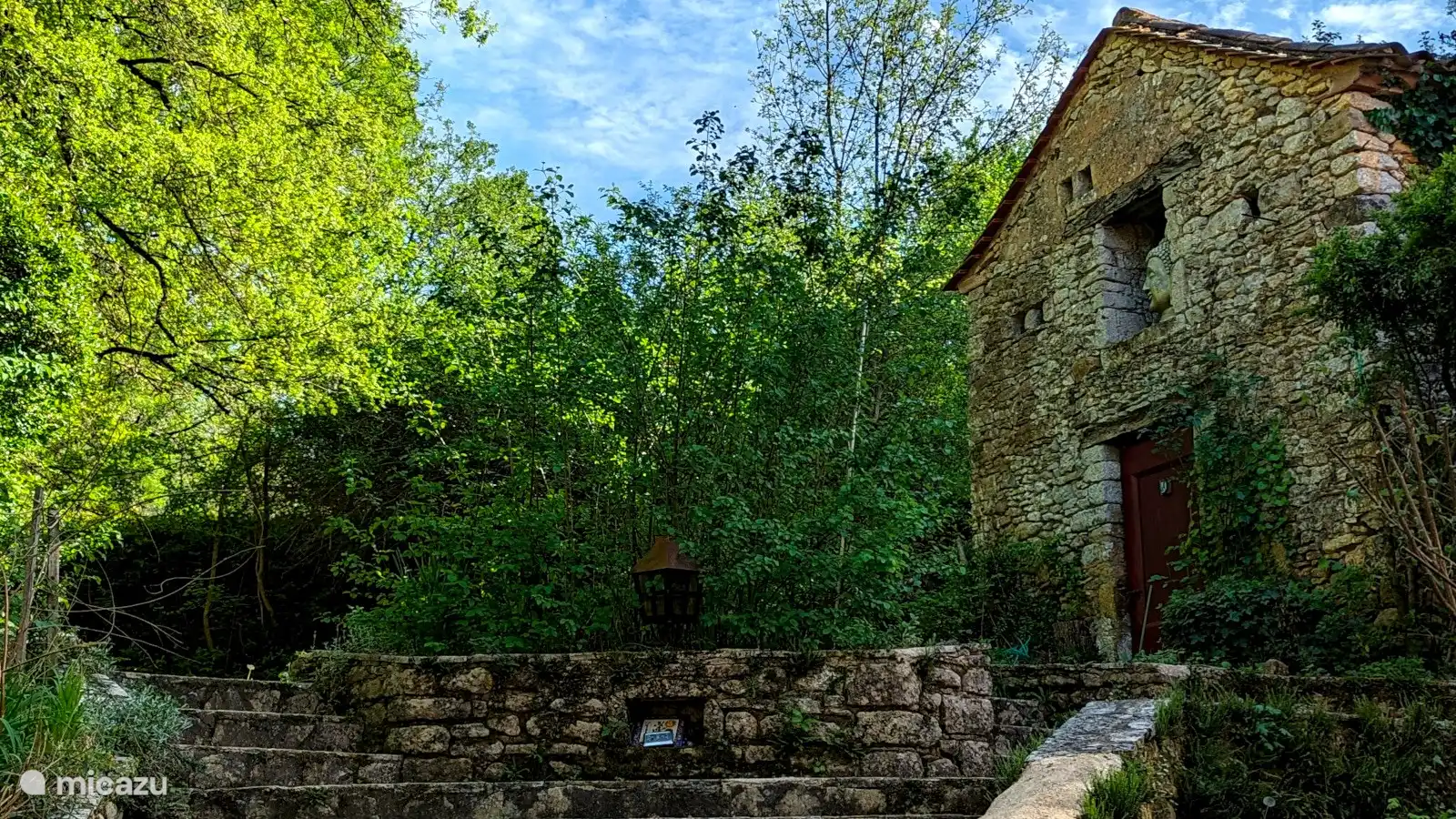 Alter Brotbackofen auf dem Grundstück