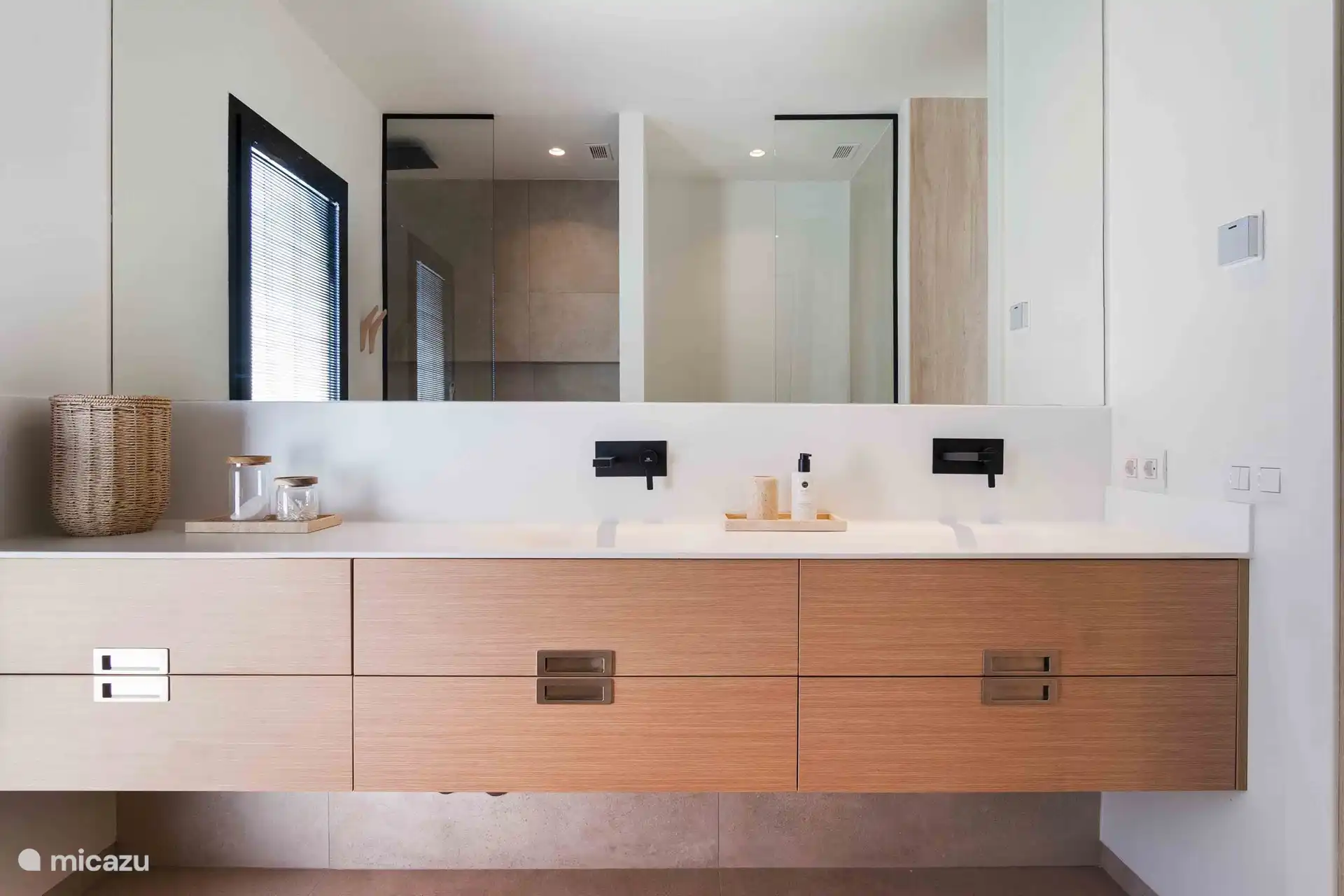 Salle de bain attenante