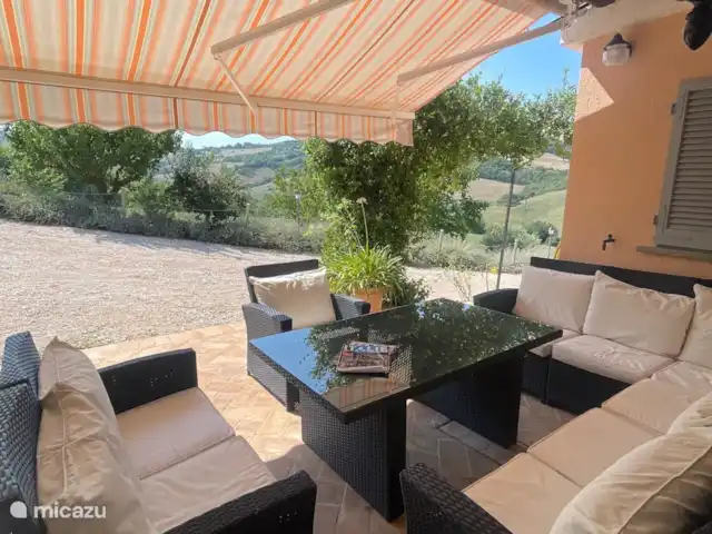 vakantiehuis huren in Italië, Marche, Tolentino – La Serenissima Portico met zonneluifel