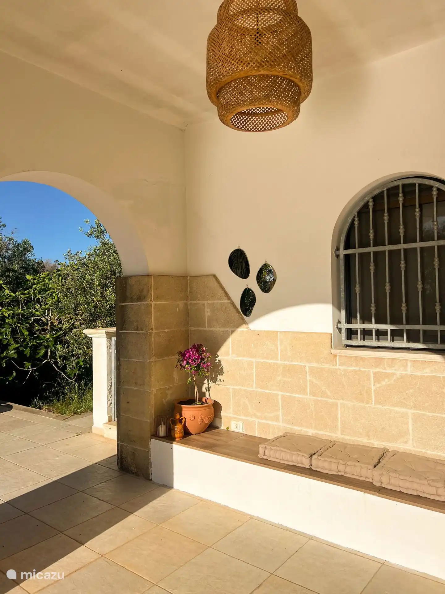 Schöner Platz in der Morgensonne