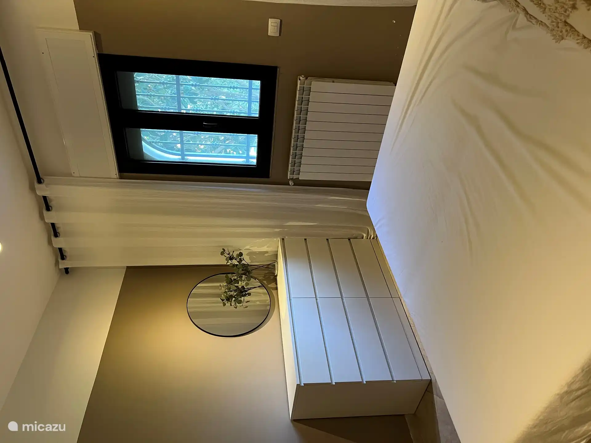 Im zweiten Schlafzimmer befindet sich auch eine doppelte Kommode für all Ihre Kleidung.