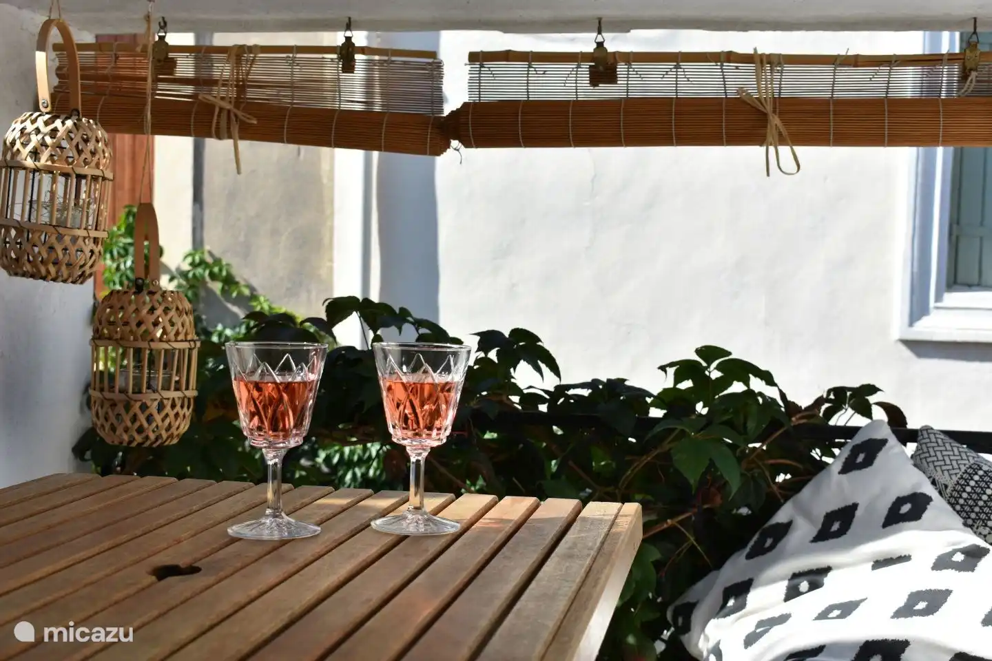 Die Region ist für köstliche Weine bekannt. Es gibt viele schöne Gegenden zu besuchen.