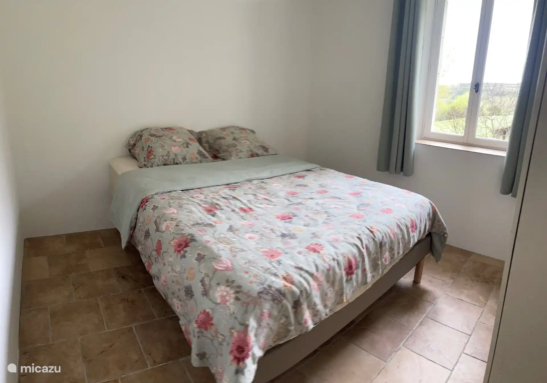 Die drei Doppelzimmer haben alle ein neues Boxspringbett, ist das nicht wunderbar?