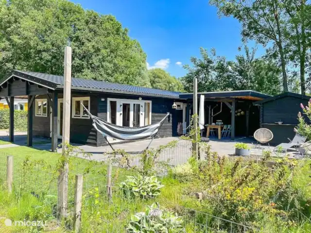 Luxe en ruim chalet met airco huren in Nederland, Drenthe, Matsloot - chalet omheinde tuin