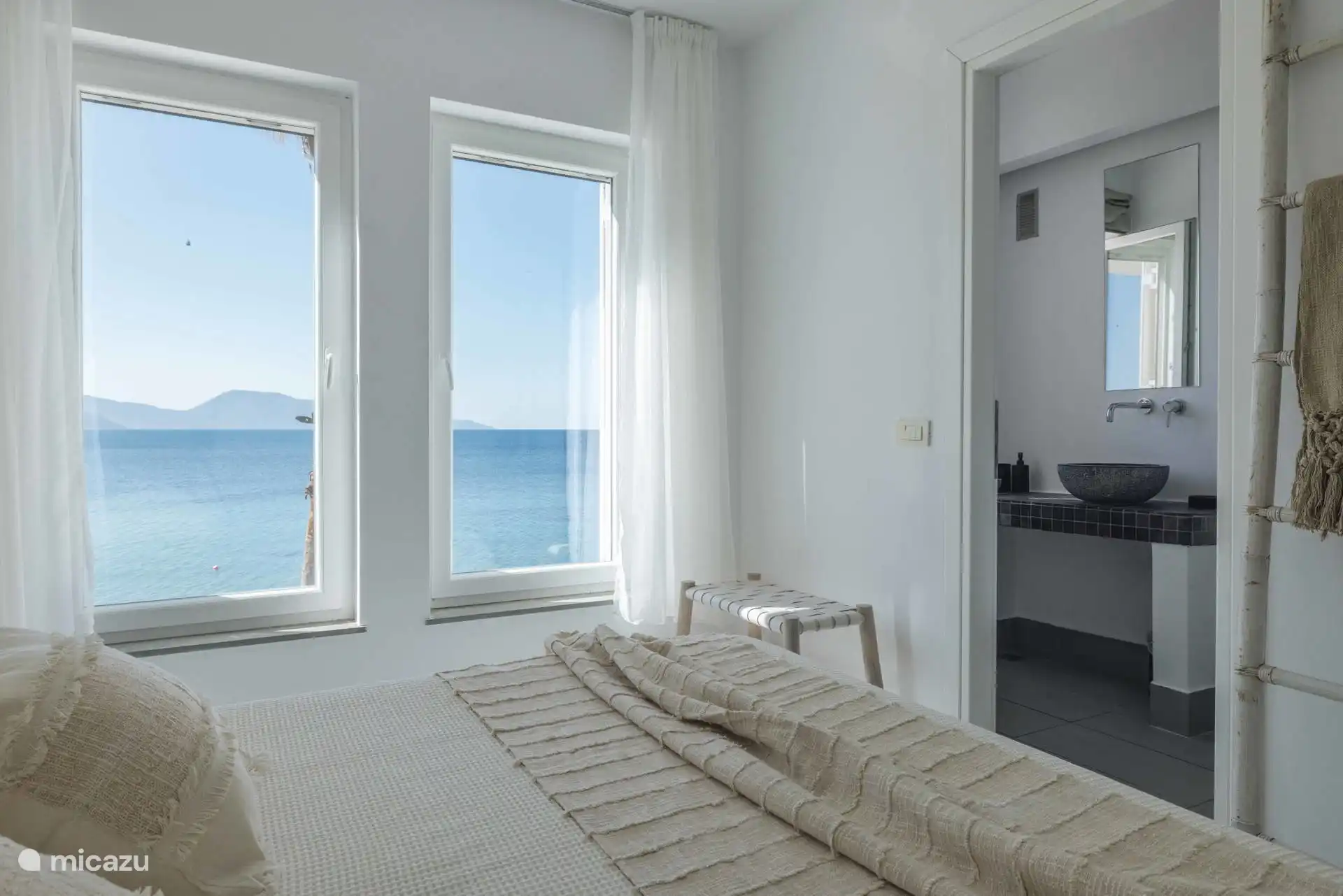 Chambre Gust avec salle de bain attenante