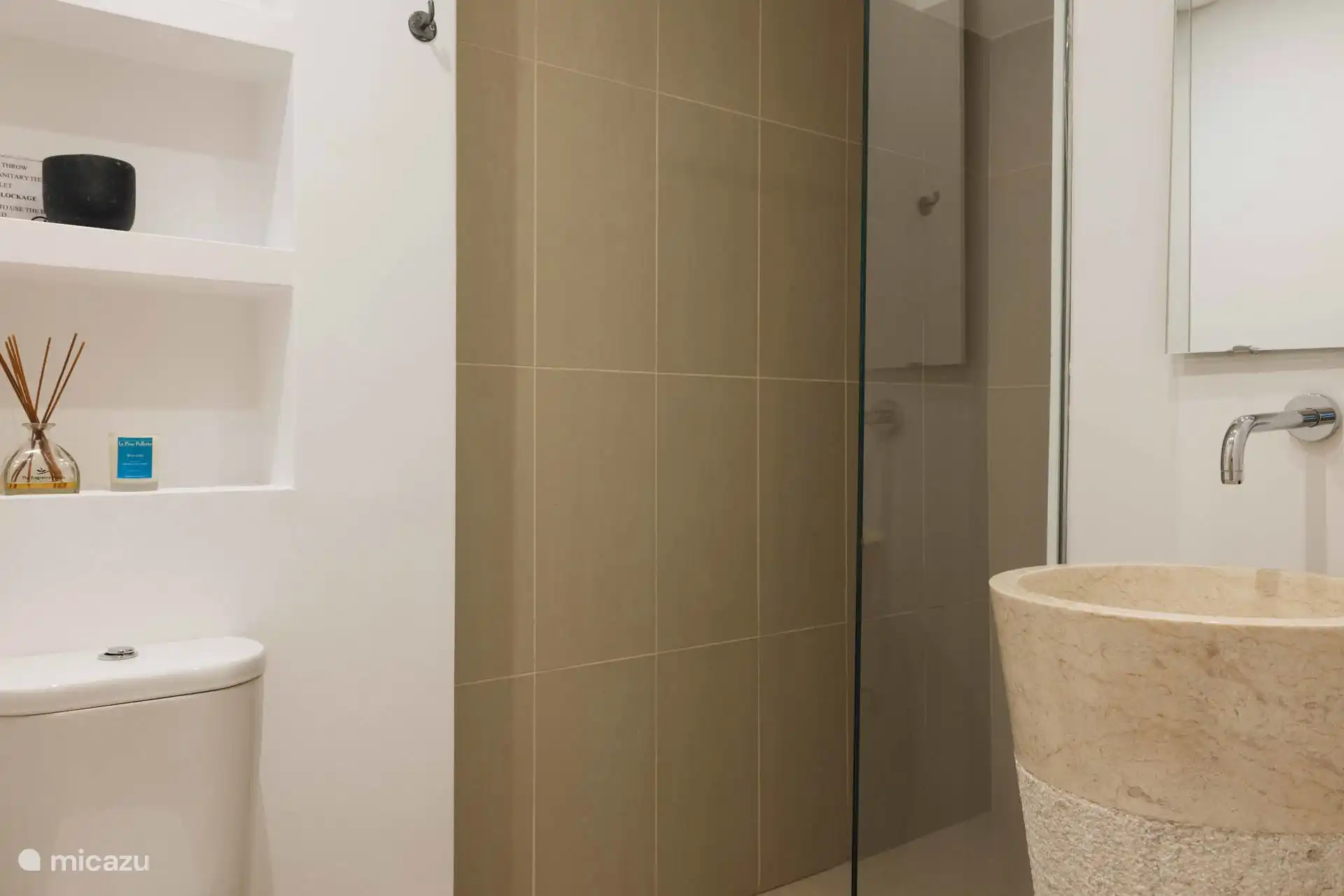 Salle de bain des invités