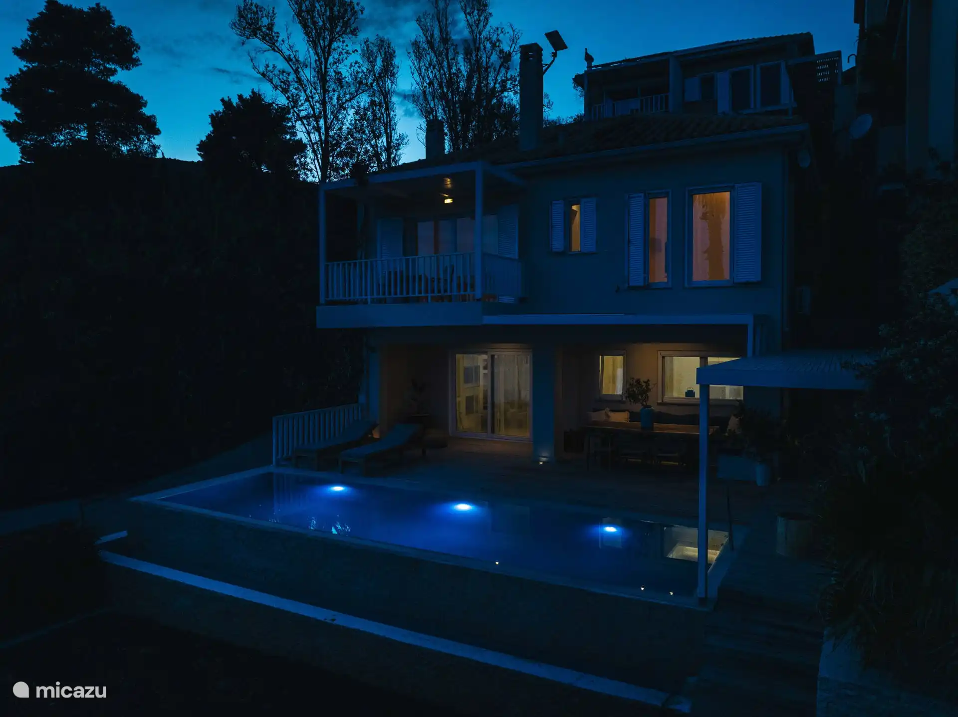 Villa Madouri la nuit