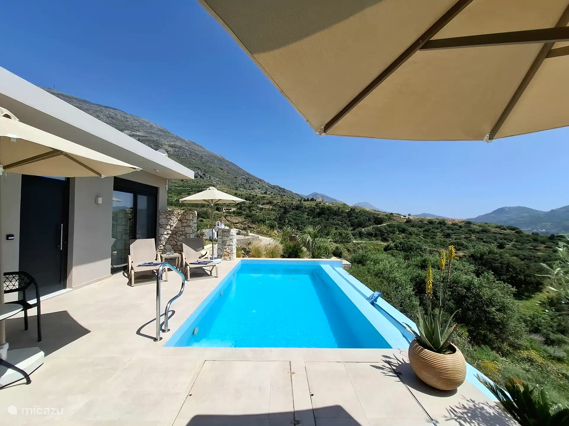 Die Terrasse und die schöne Aussicht