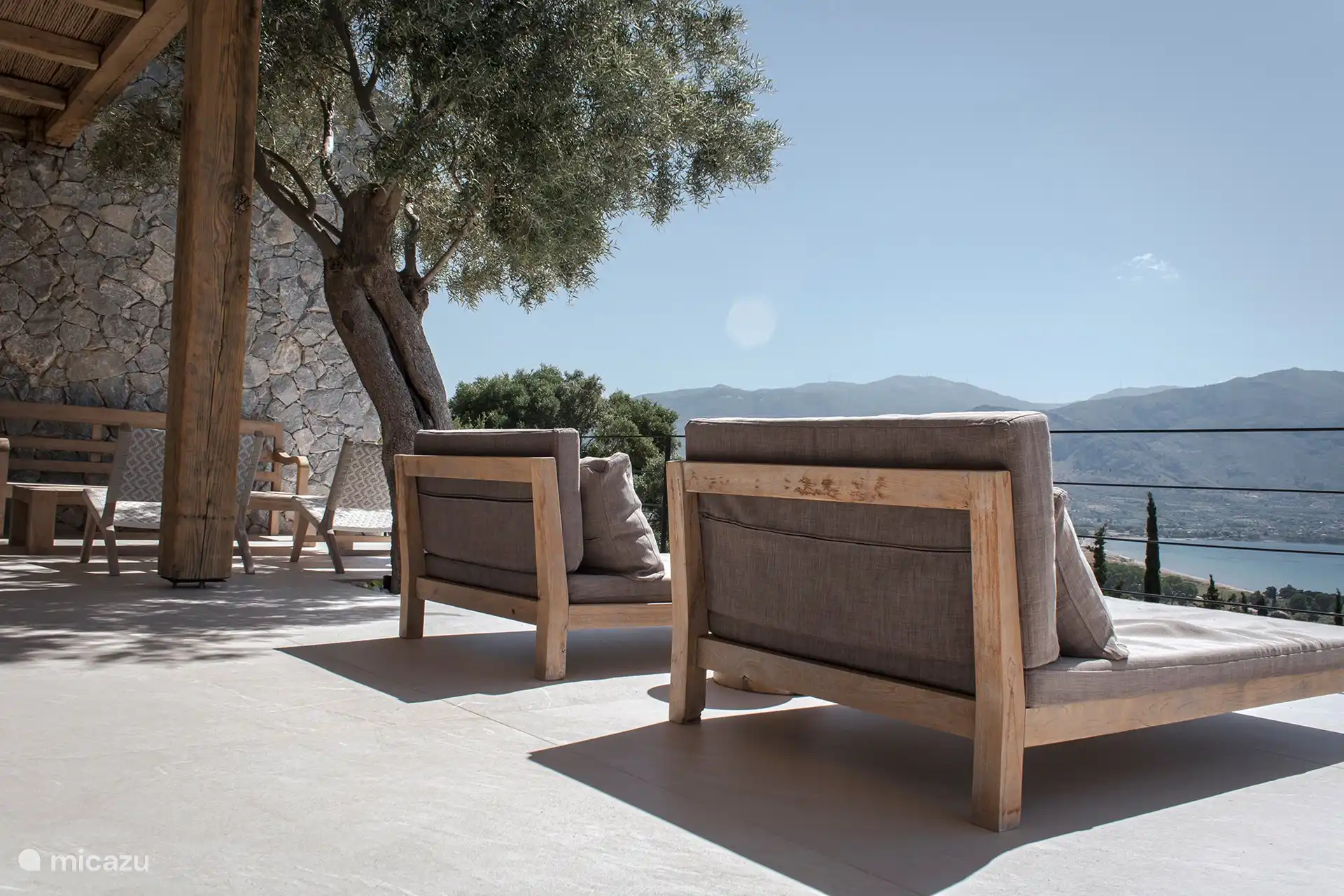 Balkon van de hoofdvilla 