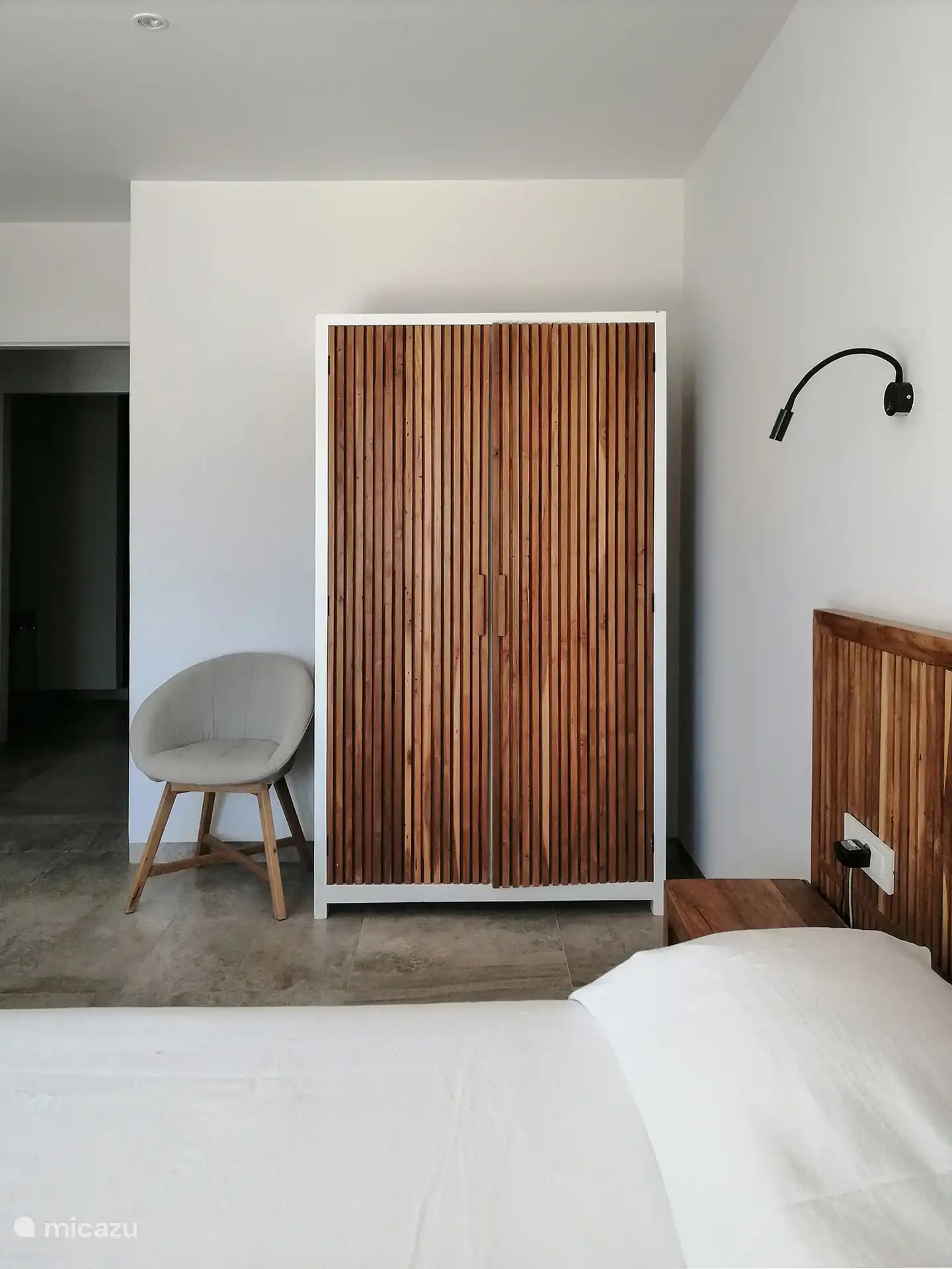 Gastenkamer en kledingkast 