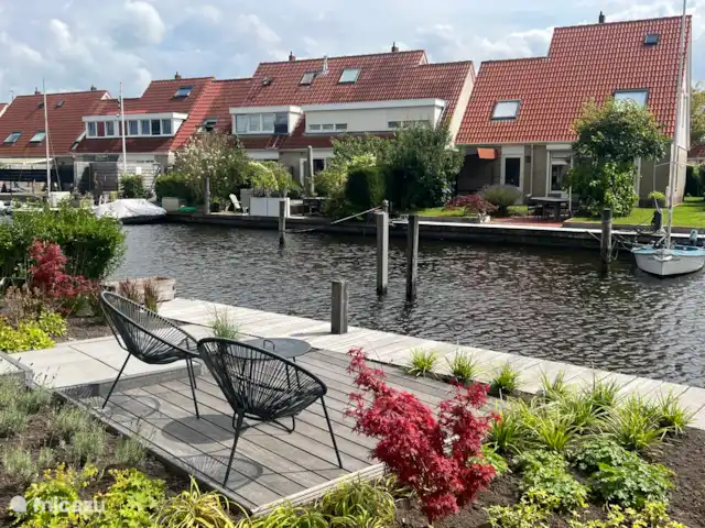 Huske Pompbled huren in Nederland, Friesland, Lemmer - geschakelde woning Terras aan het water