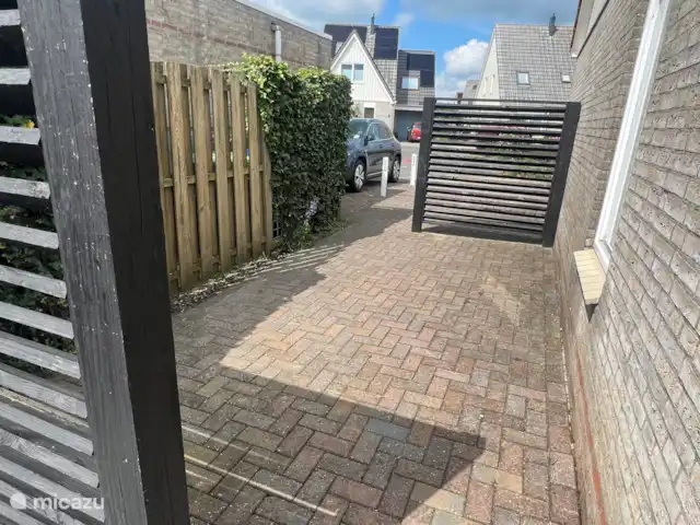 Huske Pompbled huren in Nederland, Friesland, Lemmer - geschakelde woning plek  voor fietsen