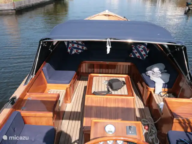 Huske Pompbled huren in Nederland, Friesland, Lemmer - geschakelde woning Sloep huren vanaf 2 tot 10 personen, zonder vaarbewijs.