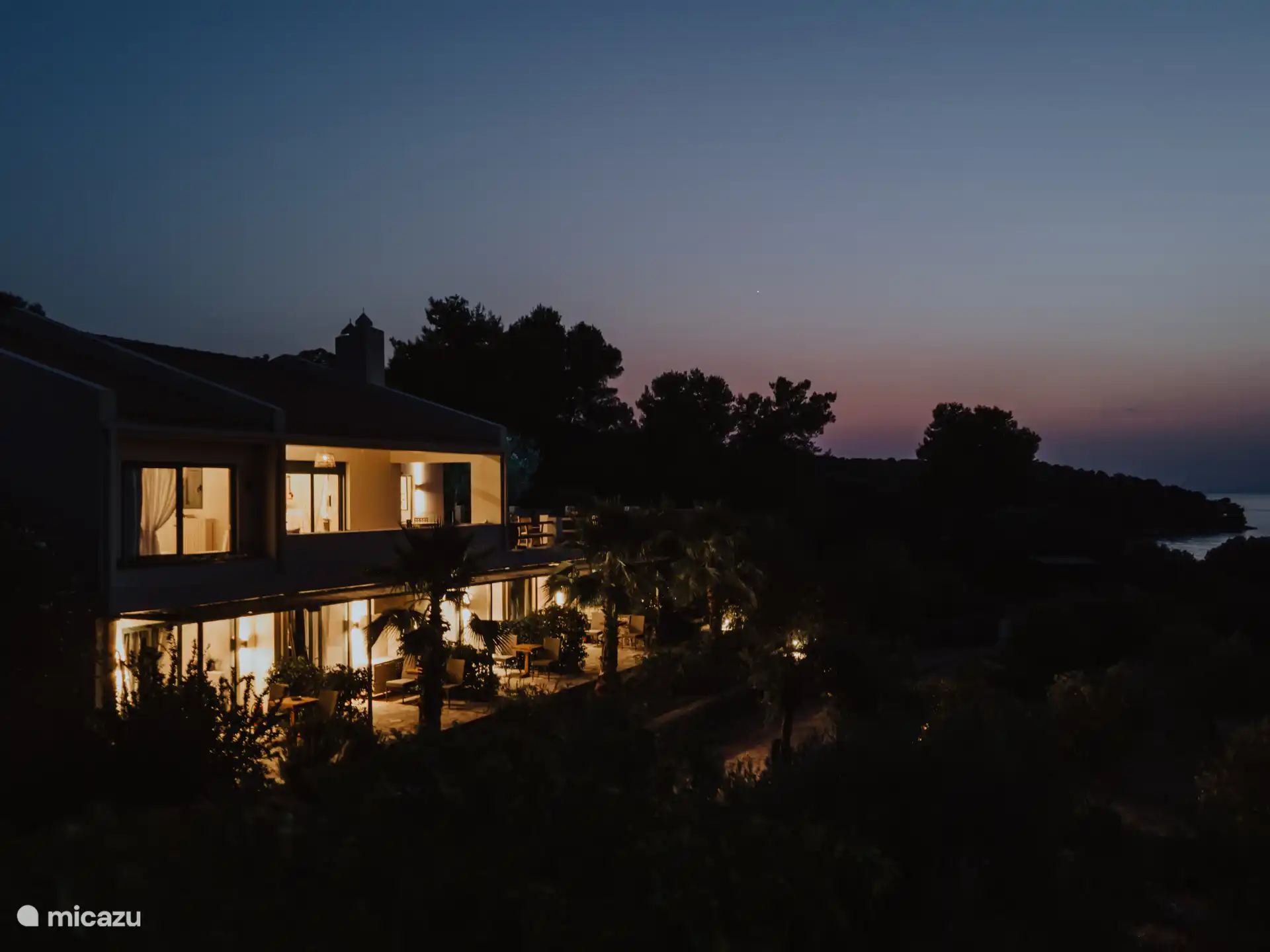 Villa Amalia night view