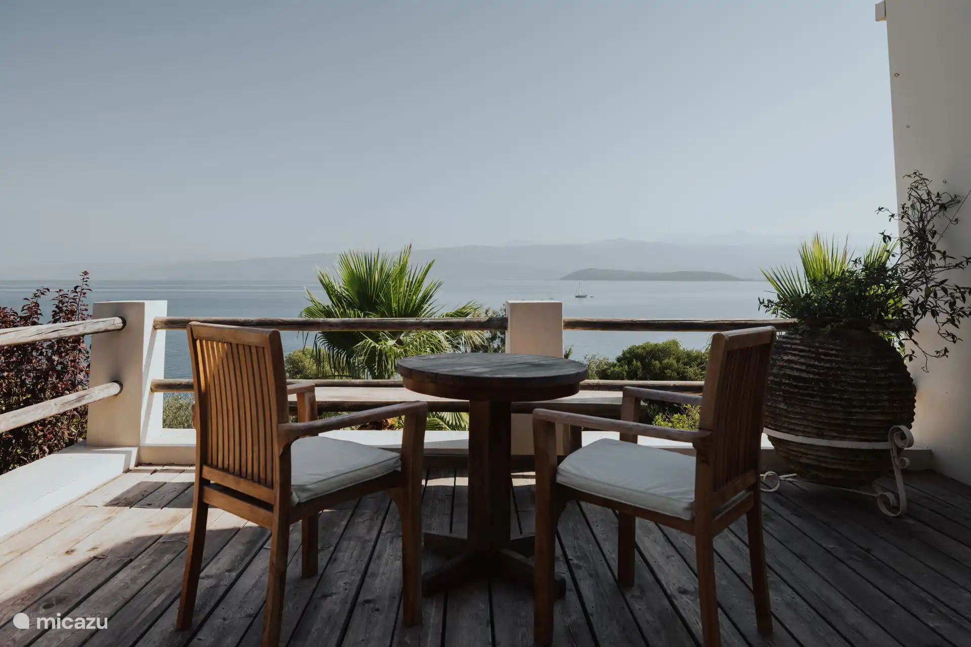 Corner poolside seating