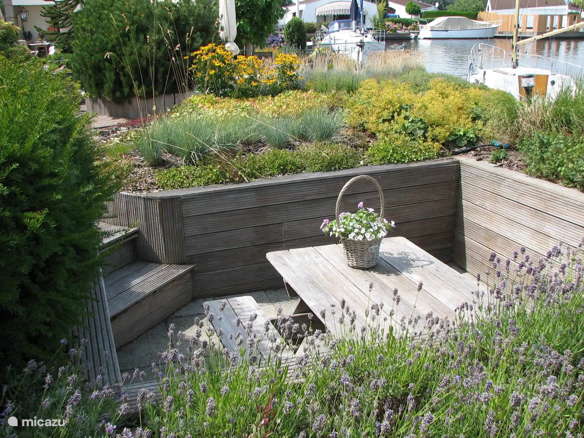 terrasse abaissée donc vite confortable
