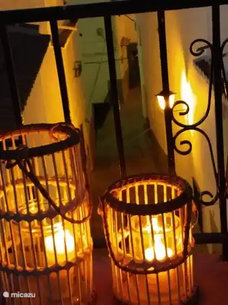 Abendlicher Blick auf die Straße