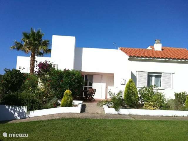 Holiday home in Spain, Costa de la Luz – terraced house House with pool near the beach