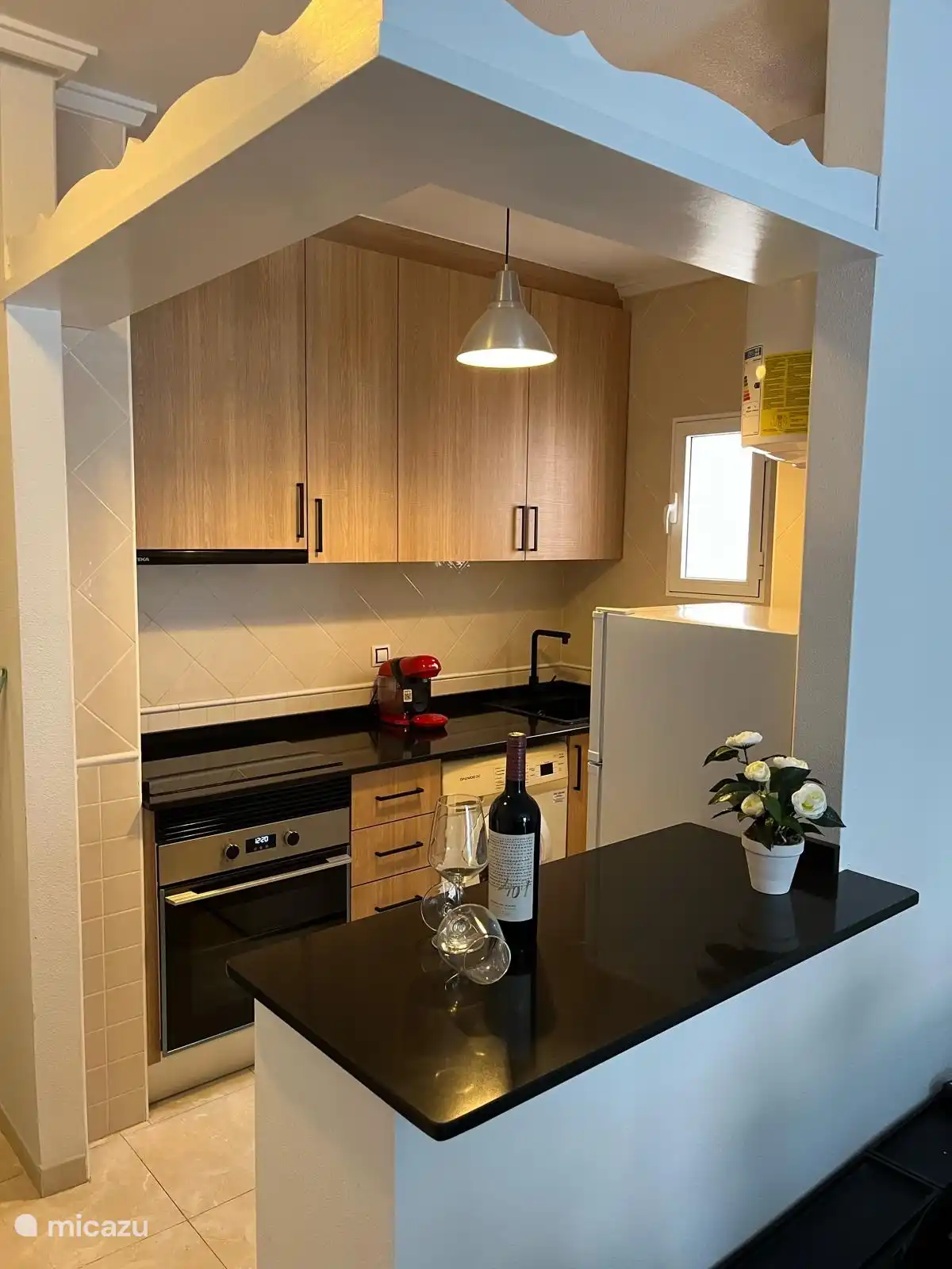 In 2024 geplaatste keuken, van alle gemakken voorzien.