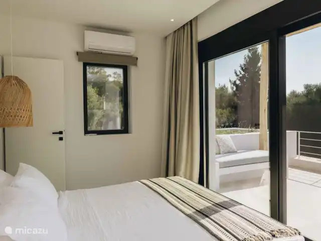 Villa No Worries en Grecia, Gracia Central, Paleros - villa Dormitorio principal en suite