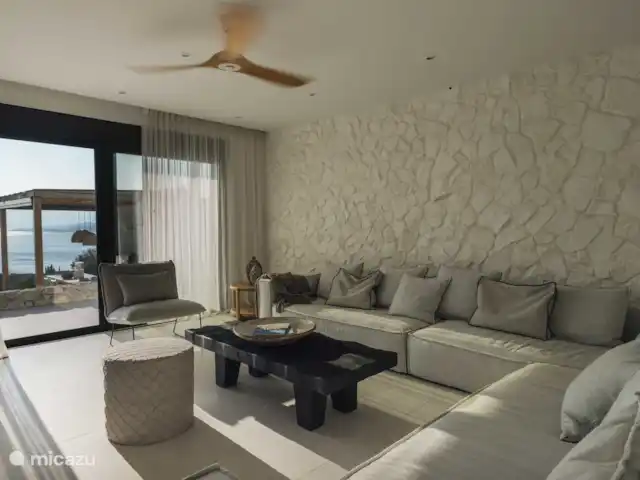Villa No Worries en Grecia, Gracia Central, Paleros - villa Salón con sofá esquinero