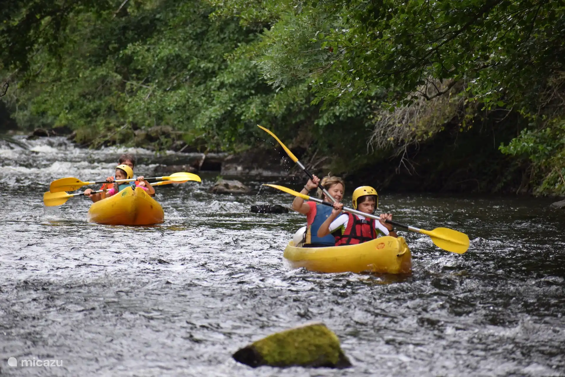 Il existe plusieurs sociétés de location de canoës dans la région proposant des itinéraires courts et longs. 