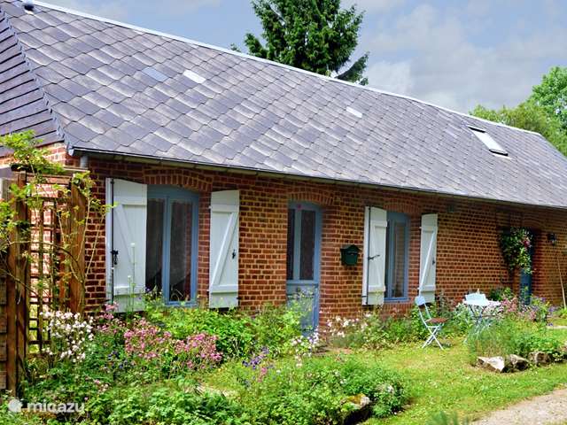 Holiday home in France, Picardy – holiday house Holiday home Aubenton