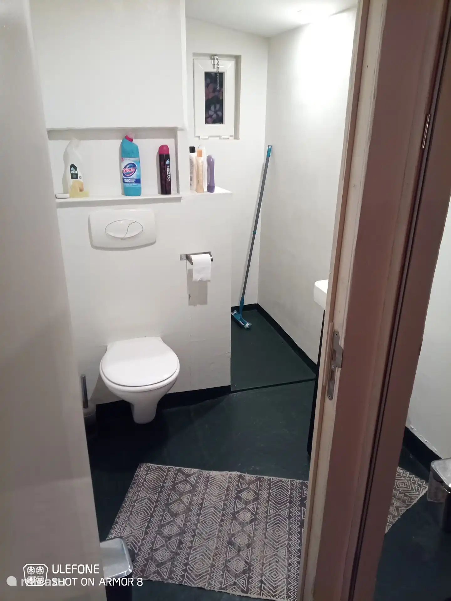 Eingang zum Badezimmer/WC/Dusche