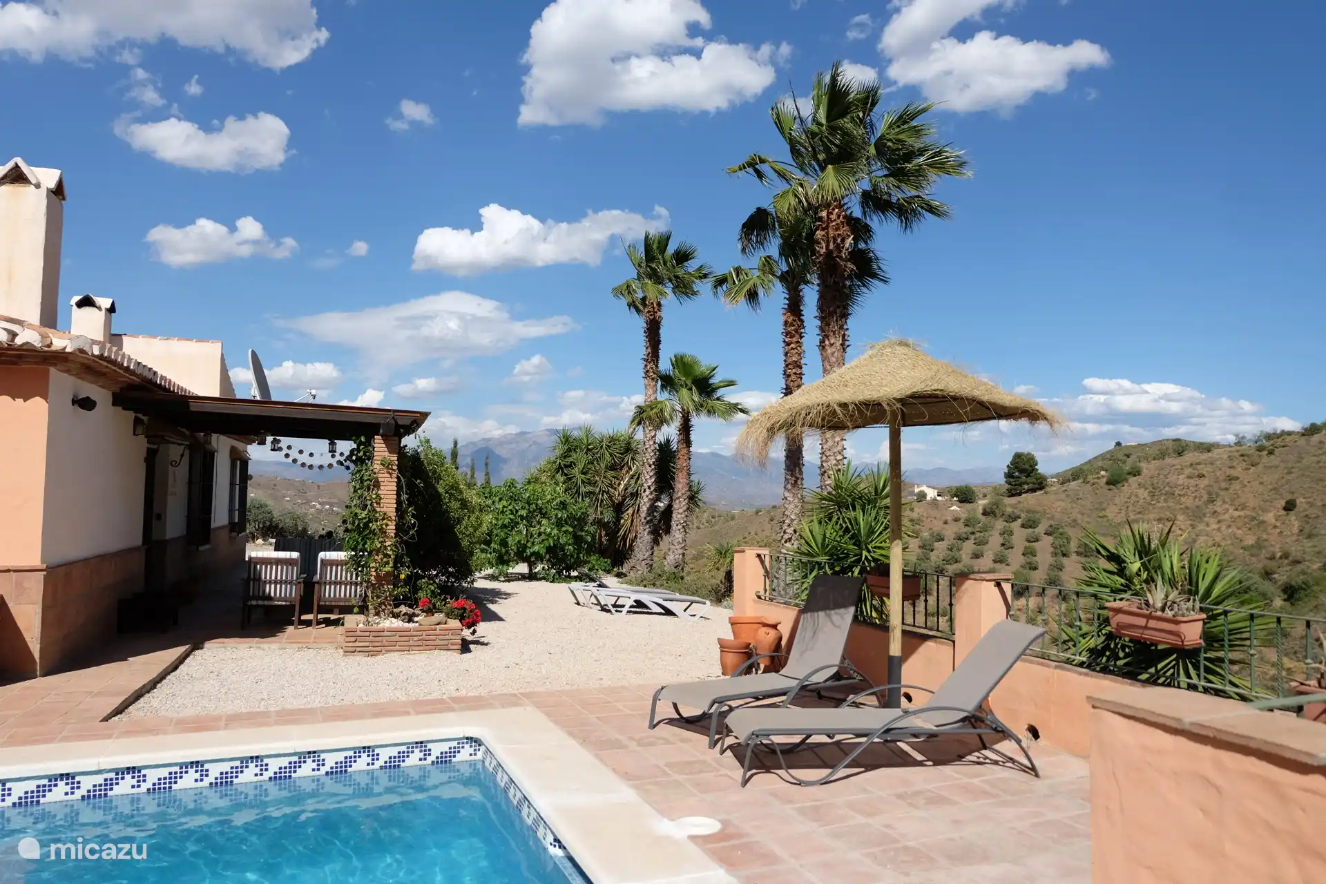 voorkant Casa Almendra Malaga