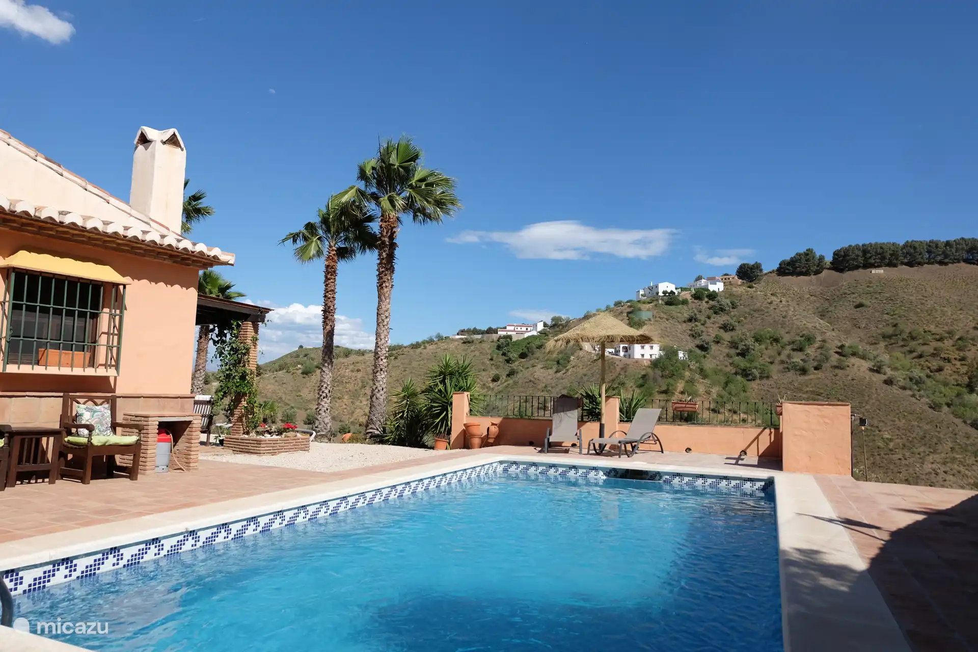 landelijk zicht naar overkant van het huis