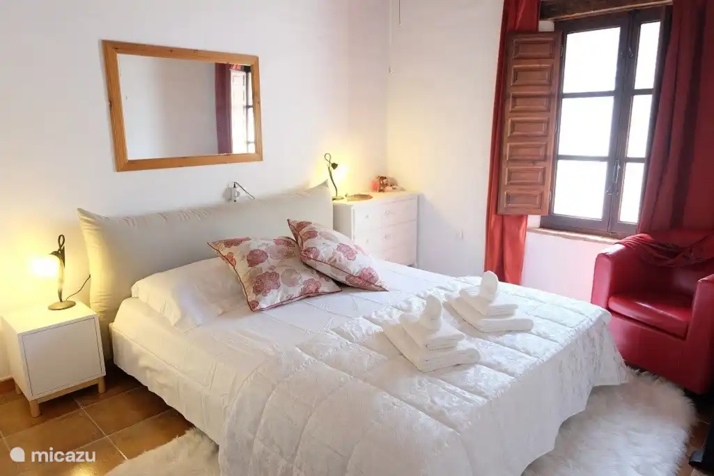 slaapkamer met dubbel bed