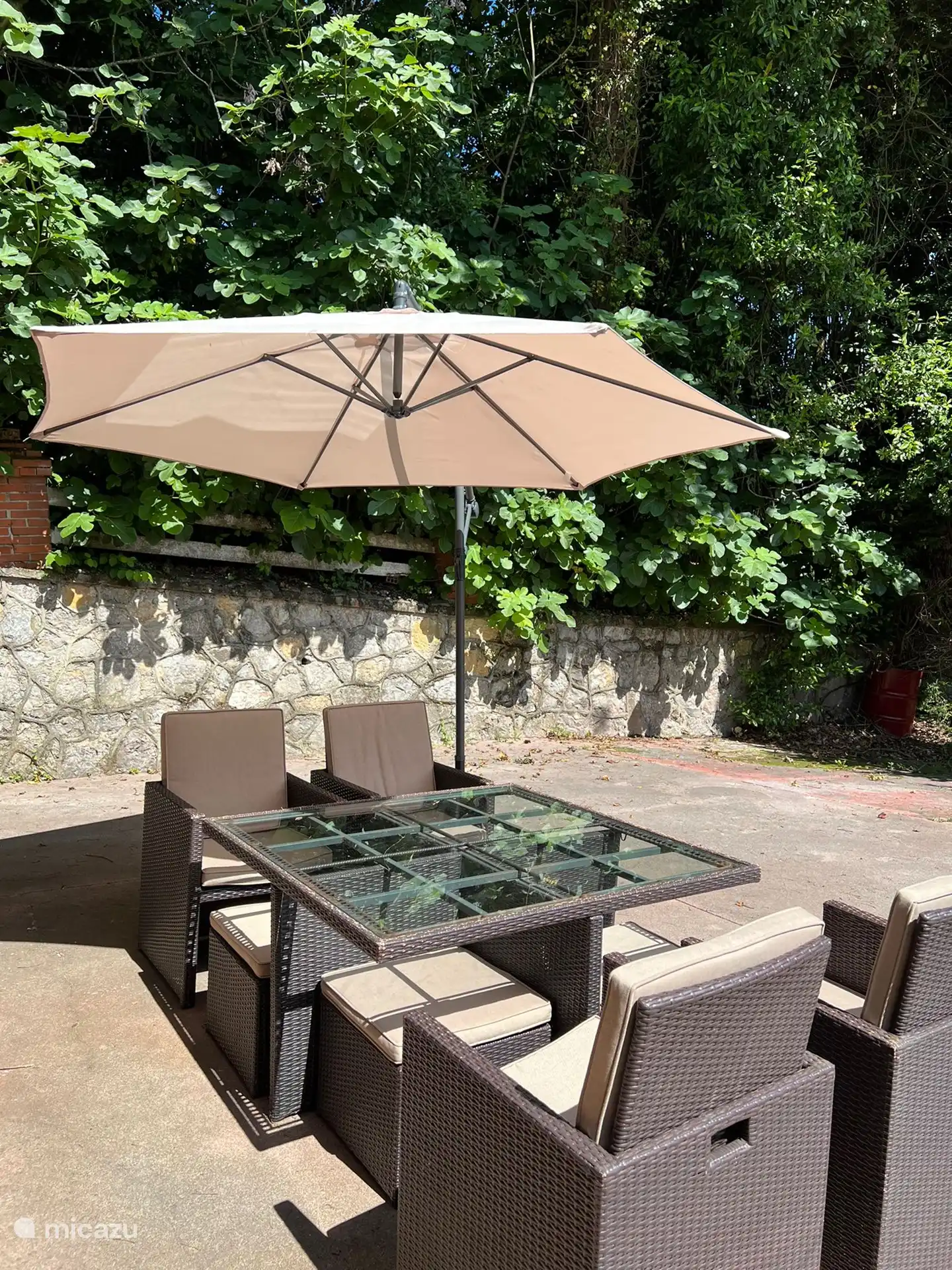 Meubles de jardin avec grill 