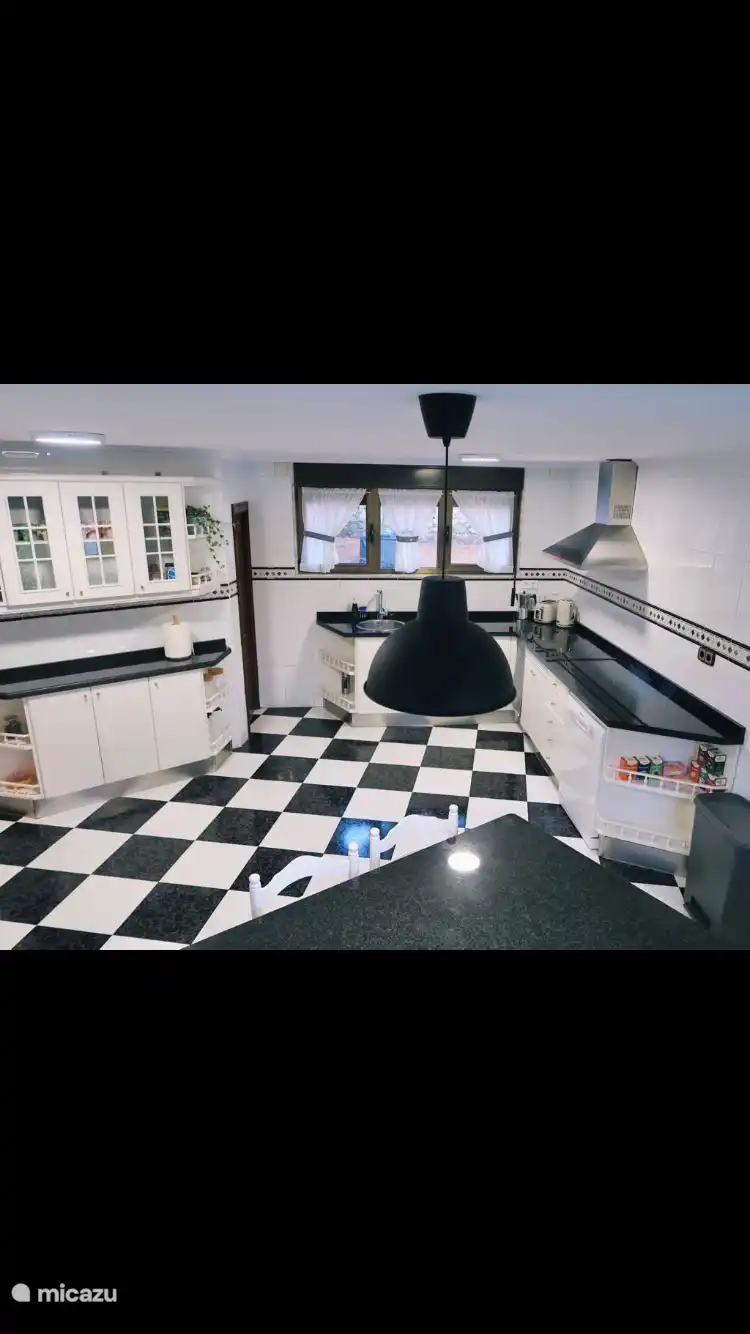 Cuisine avec cellier