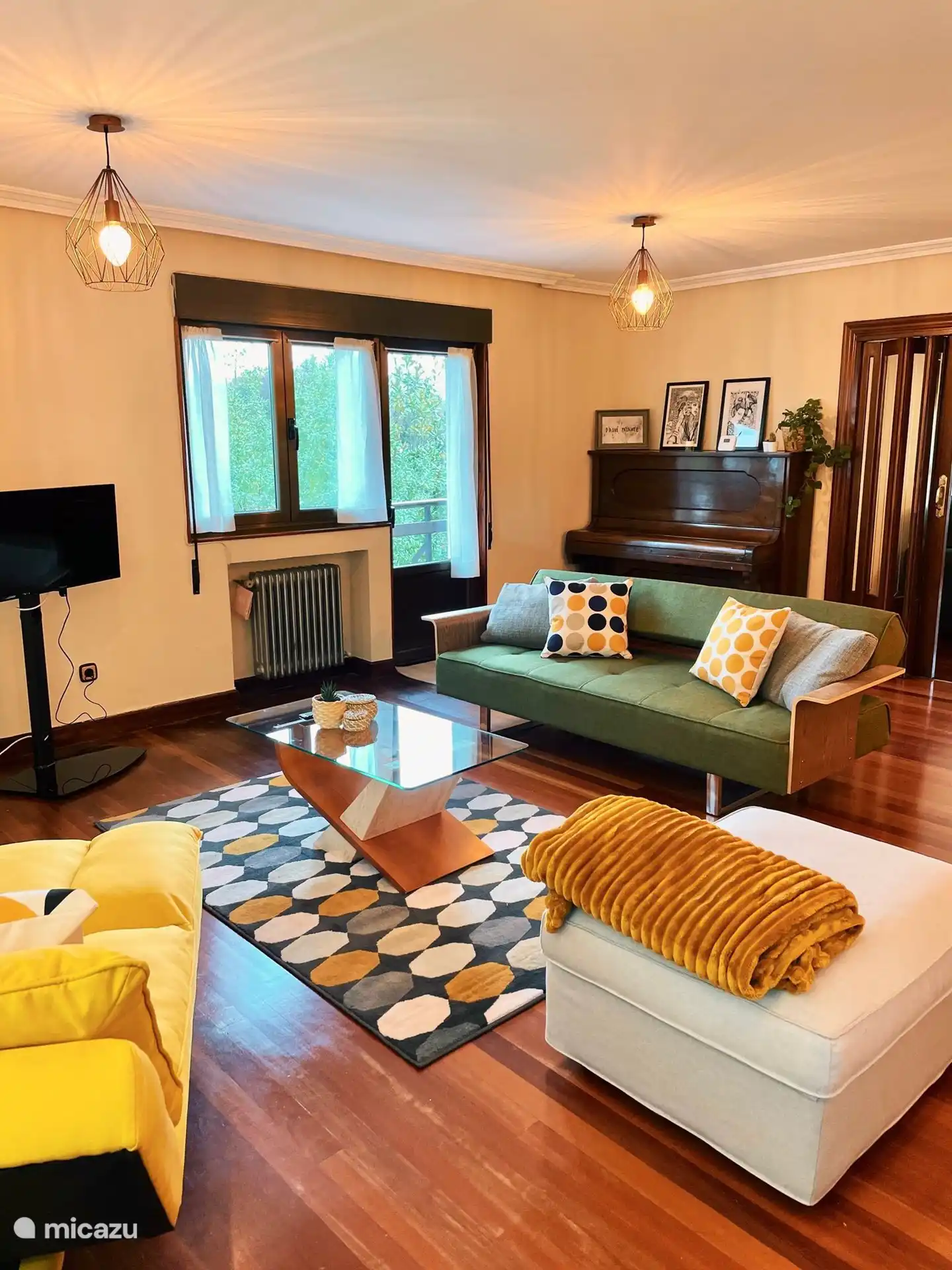 Premier séjour à l'étage avec terrasse donnant sur le jardin 