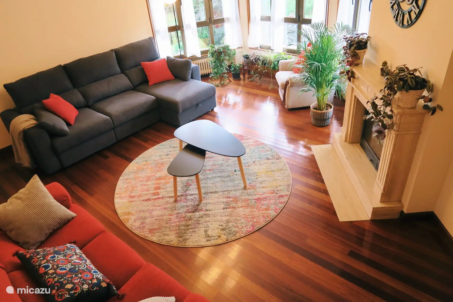 Deuxième salon adjacent au premier à l'étage