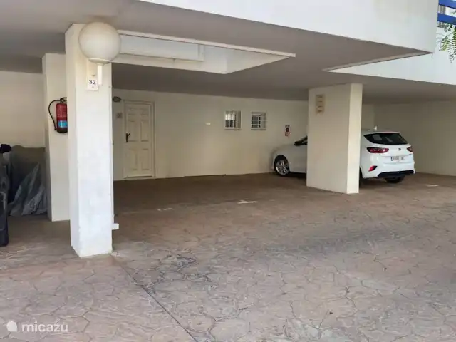 El Canario Azul Zeezicht Torrevieja huren in Spanje, Costa Blanca, Orihuela Costa - appartement Eigen overdekte en beveiligde parkeerplaats inbegrepen bij ons appartement