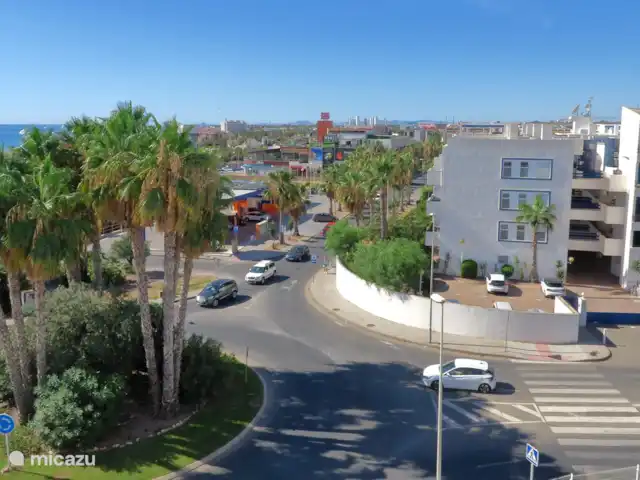 El Canario Azul Zeezicht Torrevieja huren in Spanje, Costa Blanca, Orihuela Costa - appartement Rotonde bij appartementencomplex op 50 meter van winkelcentrum met, Benzinestation, Supermarkt, Horeca, Bank, geldautomaat Sportschool en Benzinestation enz.