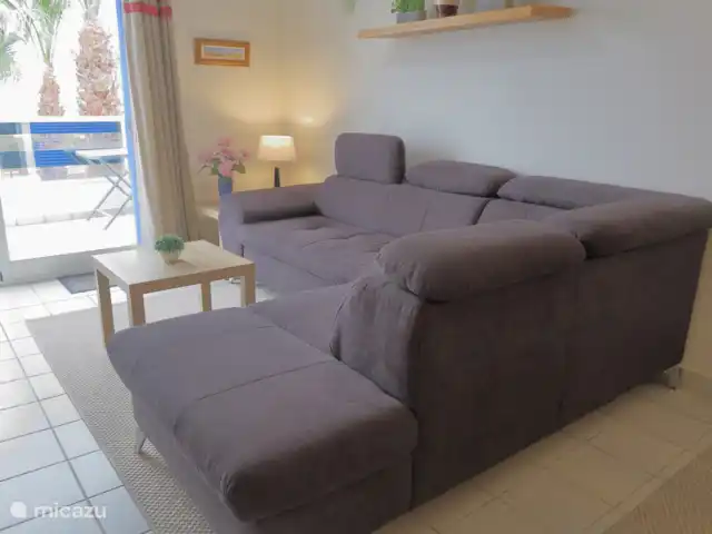 El Canario Azul Zeezicht Torrevieja huren in Spanje, Costa Blanca, Orihuela Costa - appartement De zithoek met achtergrond het balkon