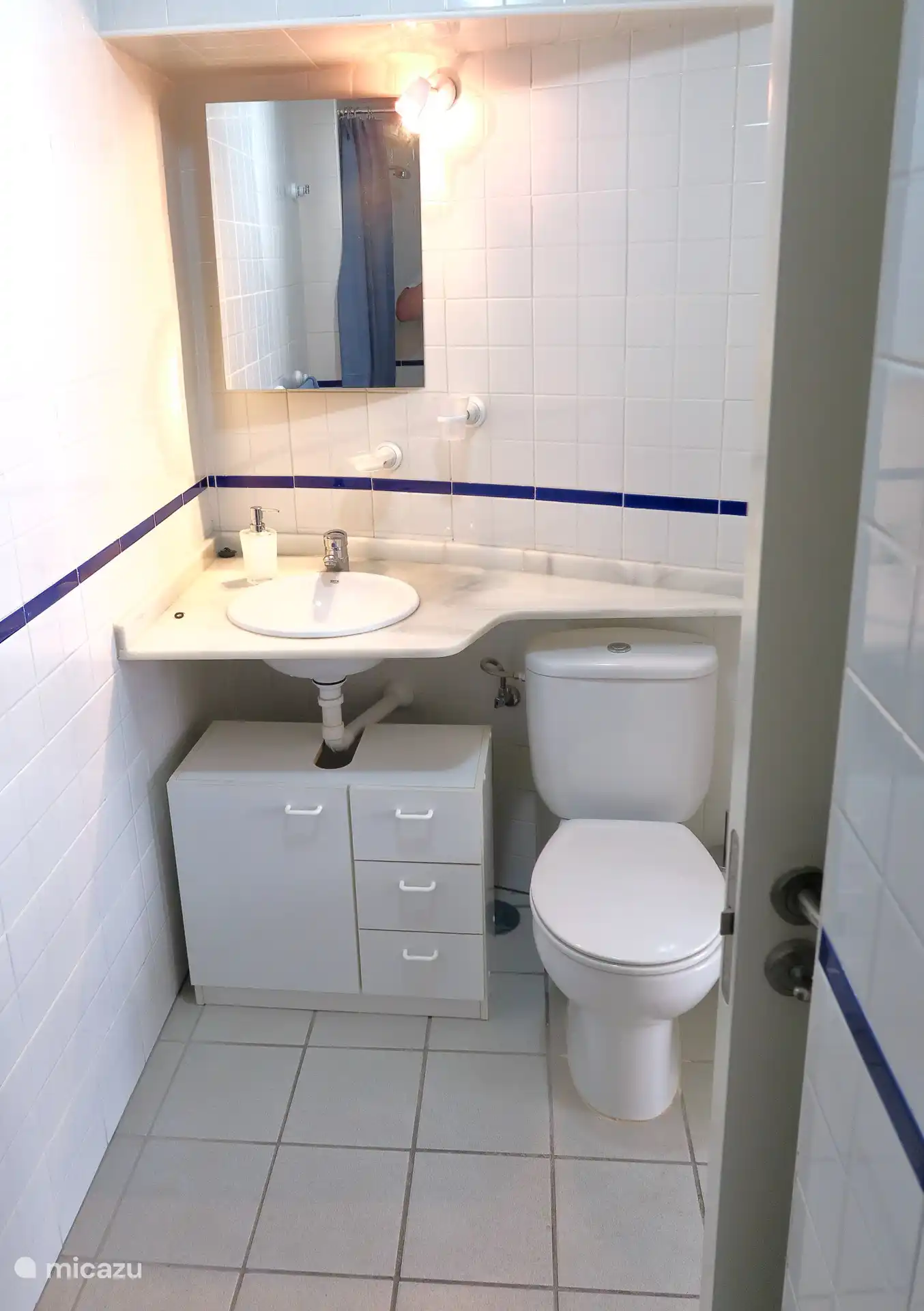 Lavabo et toilettes