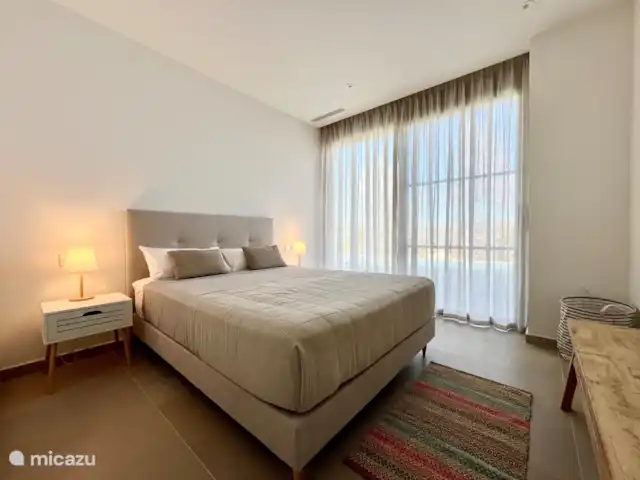 Villa eco del mar | Espagne, Costa Blanca, Jávea - villa Chambre double au rez-de-chaussée avec vue sur la piscine et les terrasses.