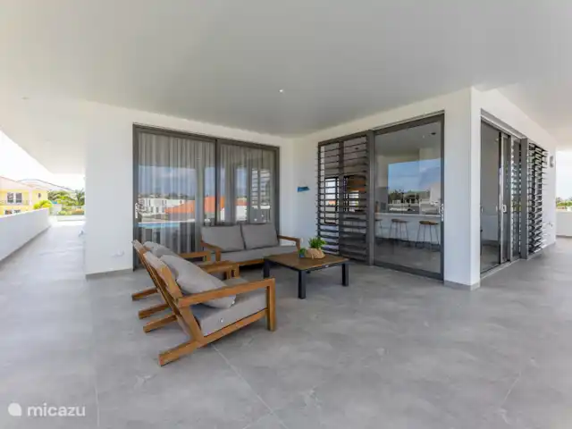 Villa Dirk  en Curazao, Banda Arriba (este), Vista Royal - villa sala de estar en la terraza trasera