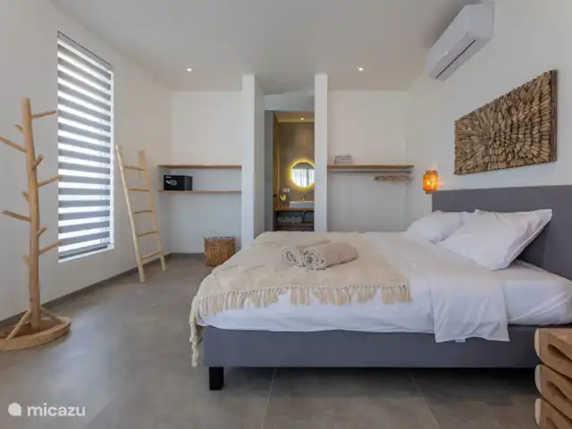 Villa Dirk  en Curazao, Banda Arriba (este), Vista Royal - villa  dormitorio de lujo con baño en suite arriba